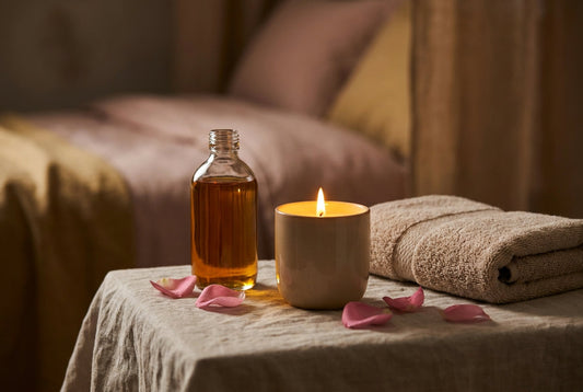 Huile et bougie de massage pour un massage érotique sensuel, ambiance chaleureuse Everymiss