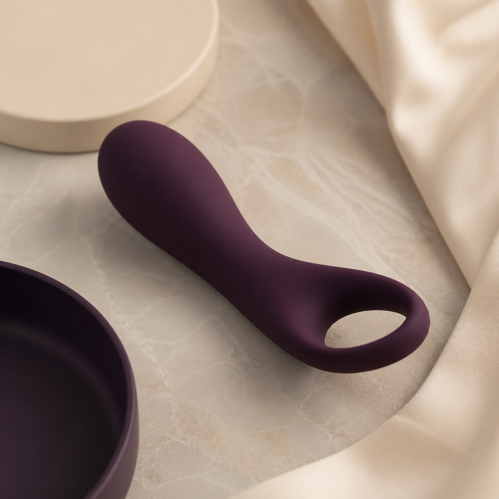 Objet en silicone mat de qualité médicale sur marbre, guide des sextoys sans phtalates - Everymiss